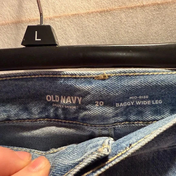 Old navy cargo jean size 20 - Picture 3 of 4